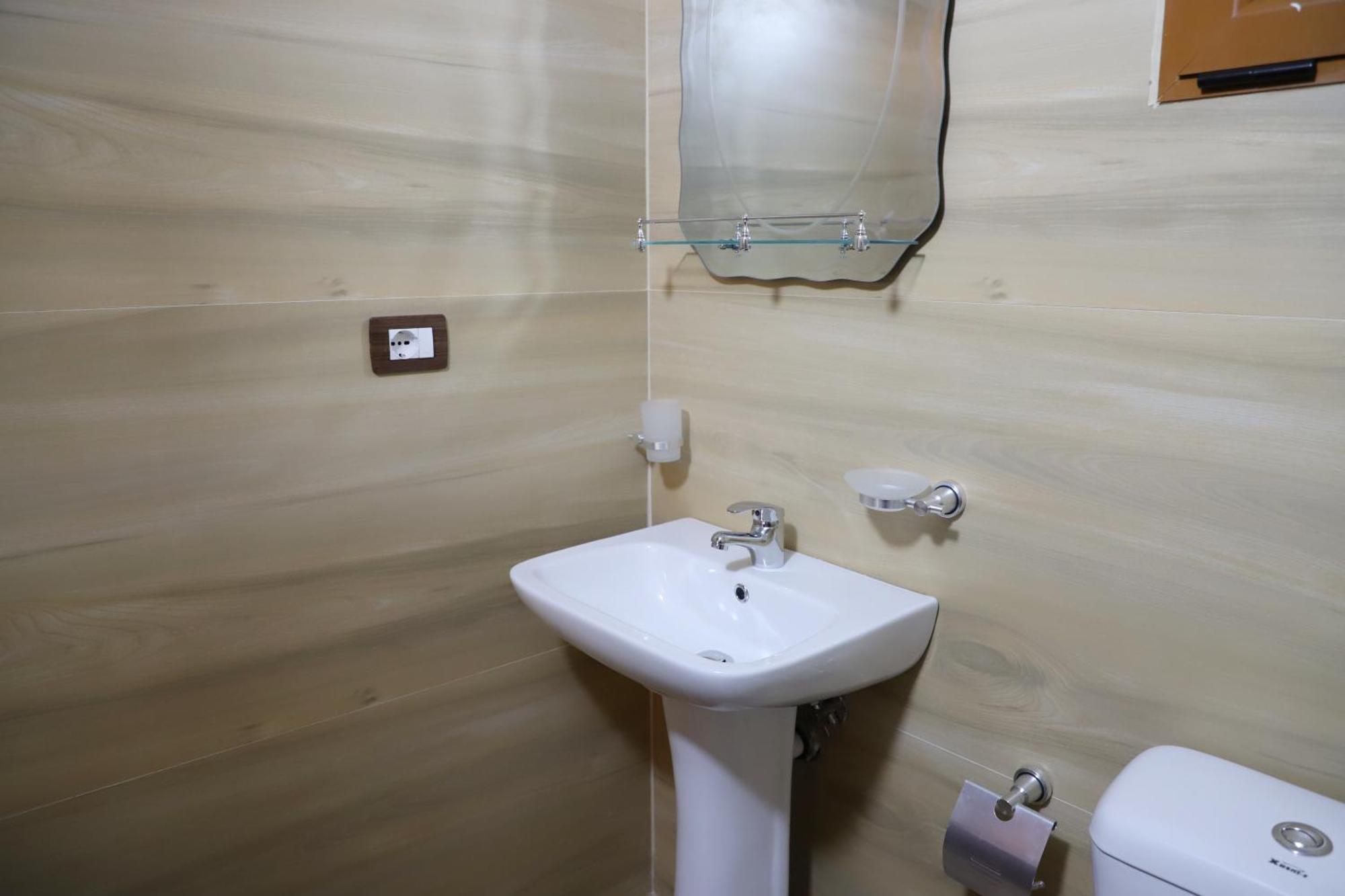 Bujtina Musta Konuk evi Berat Dış mekan fotoğraf