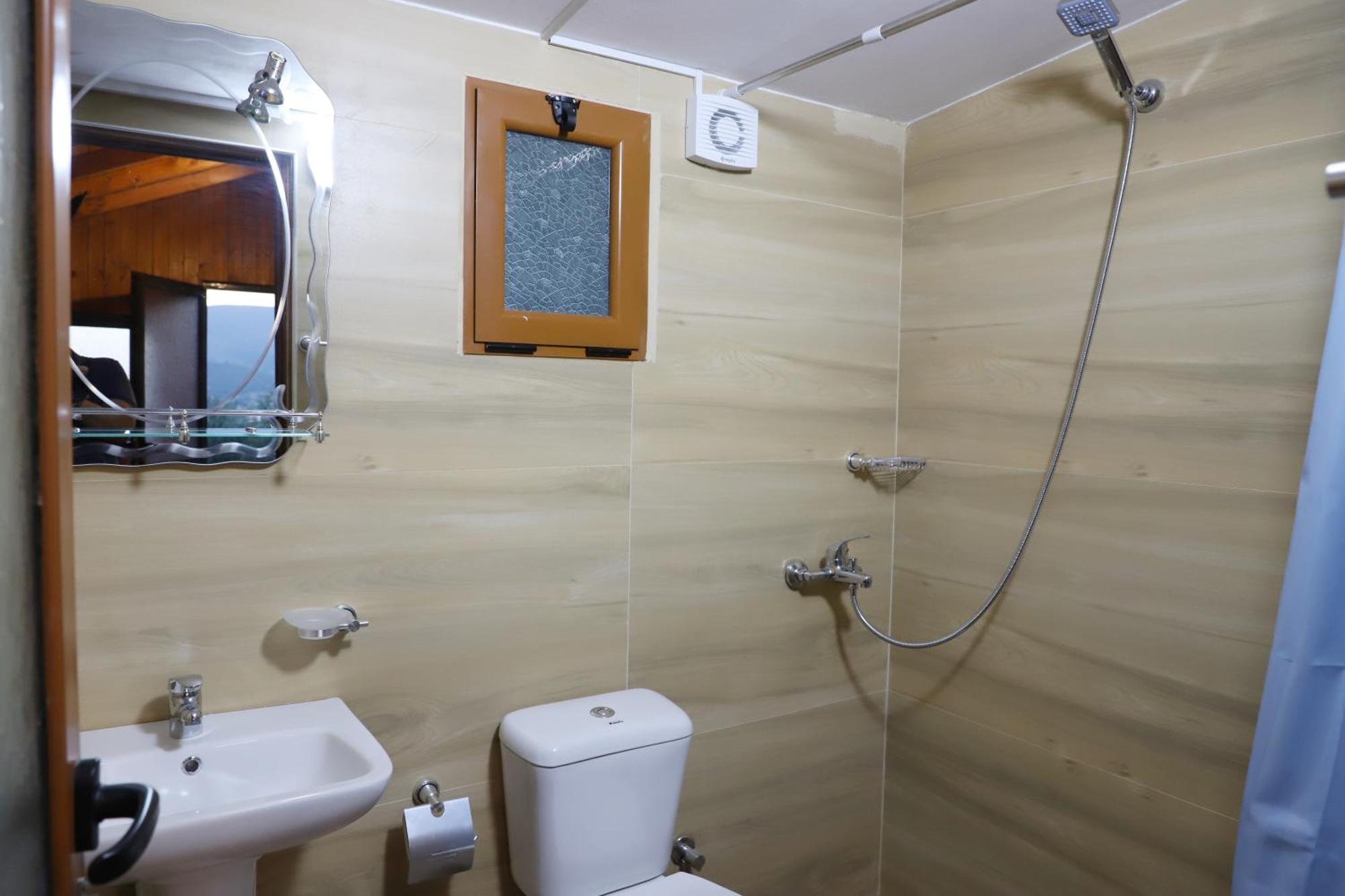 Bujtina Musta Konuk evi Berat Dış mekan fotoğraf