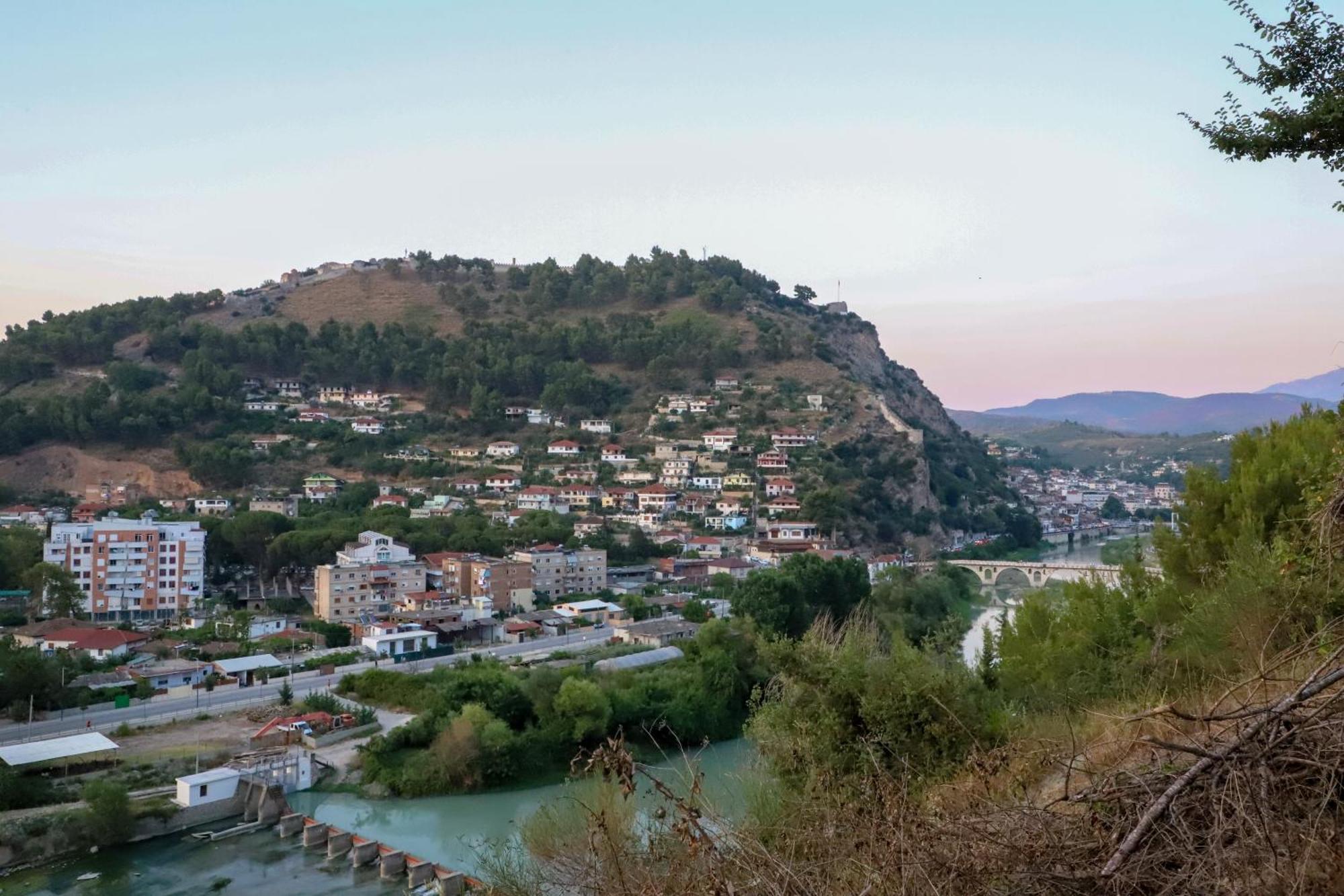 Bujtina Musta Konuk evi Berat Dış mekan fotoğraf